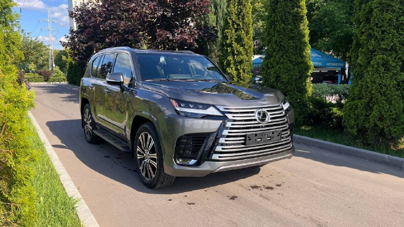 2025 Lexus LX 700 h