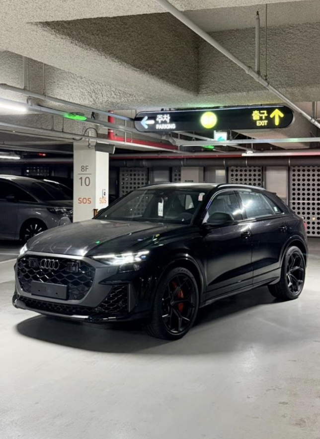 Audi RS Q8 2025