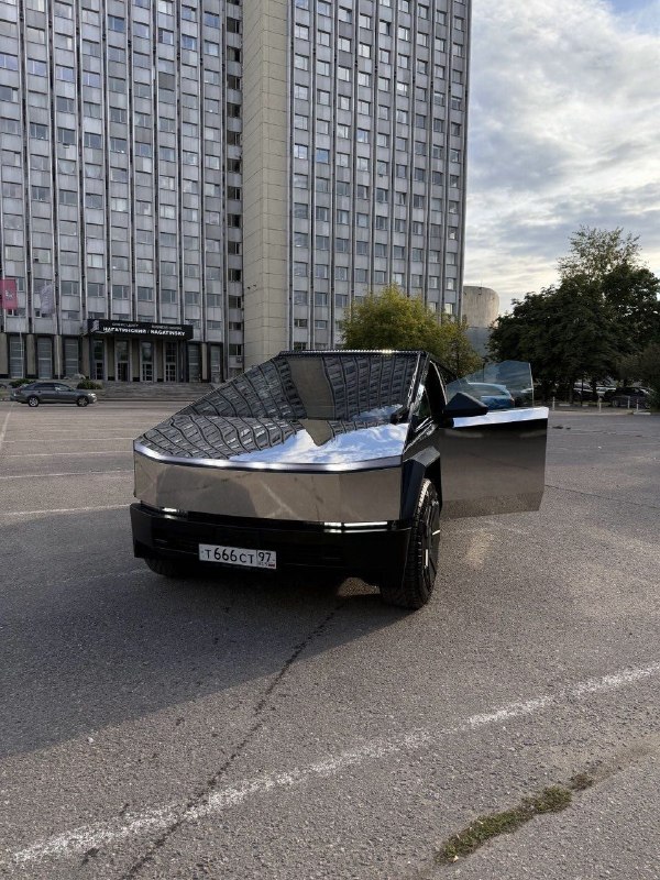 2024 Tesla Cybertruck