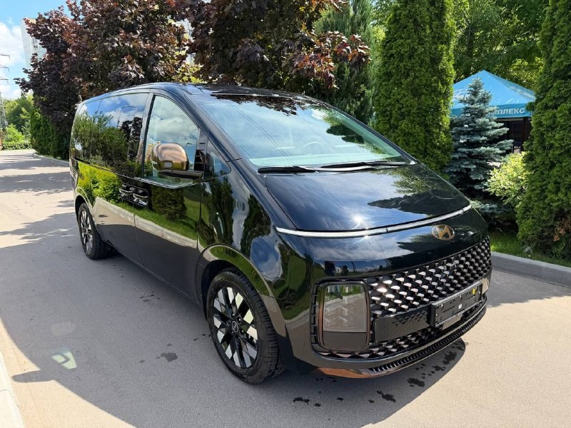 2025 Hyundai Staria