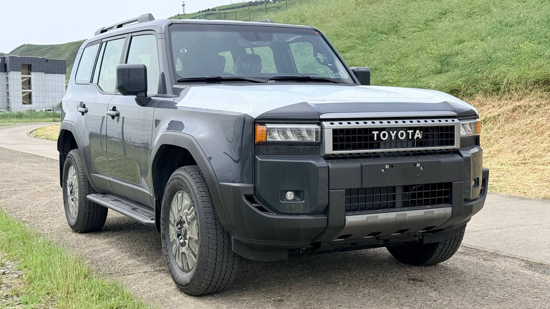 2026 Toyota Prado 252