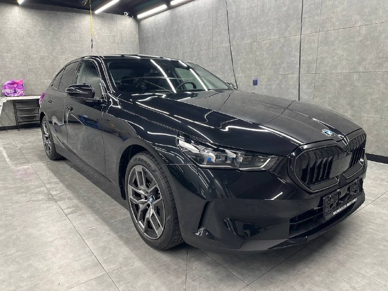 2025 BMW 530 i